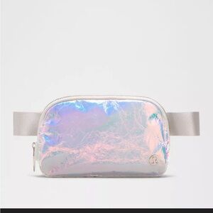 Lululemon everywhere belt bag iridescent